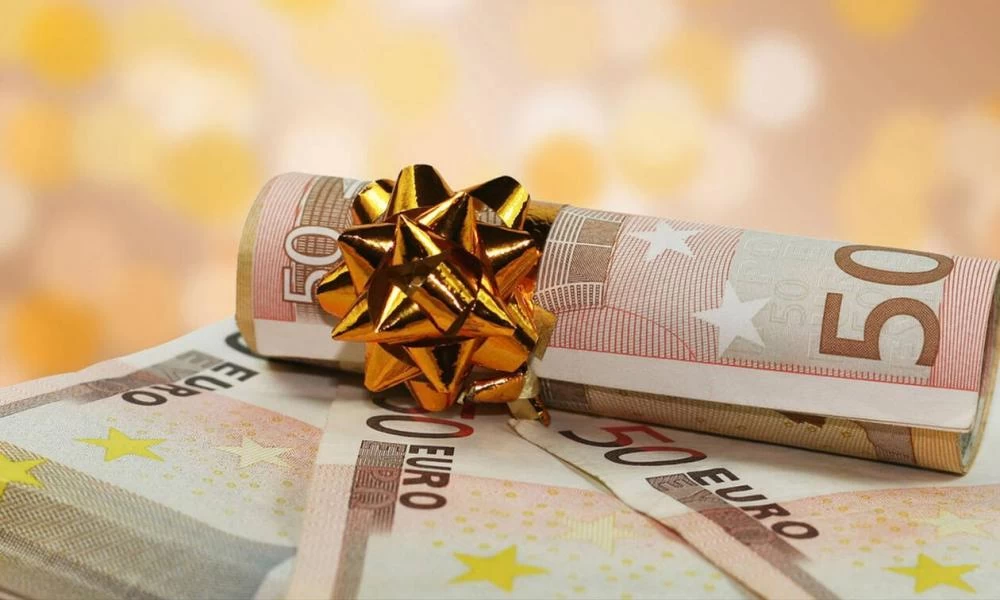Δώρο Πάσχα: Τι έχουν λαμβάνειν όσοι ήταν σε αναστολή